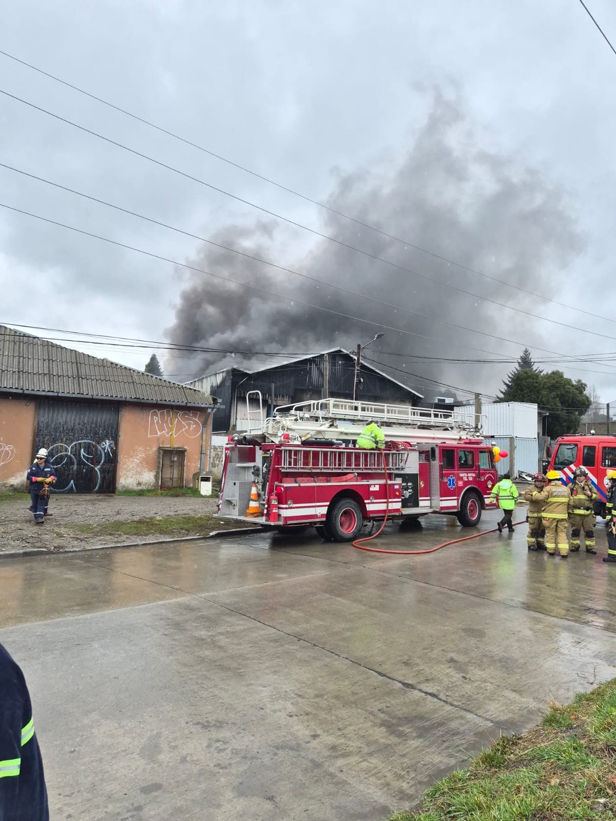 Valientes en la Llama: El Incendio del 9 de Junio